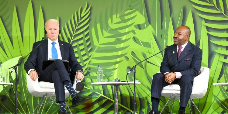 Joe Biden et Ali Bongo Ondimba Conférence de Glasgow de 2021 sur les changements climatiques. © Droits réservés