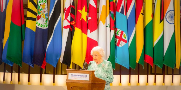 La reine Elizabeth II ouvre le sommet des chefs d’Etat du Commonwealth, à Londres le 19 avril 2018. © REUTERS