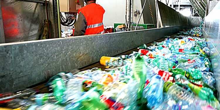Vers la création d'un écosystème de collecte et de recyclage des bouteilles en plastique au Gabon. © Le Confidentiel/ image d'illustration.