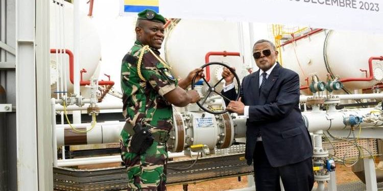 Gabon/Hydrocarbure : Oligui Nguema inaugure l’usine à gaz de Batanga de Perenco aux côtés de Jean Ping  / DR.
